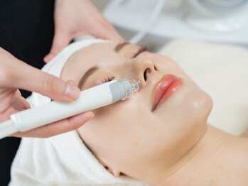 ヴィヴァンビー(Vivant+B)の写真/【毛穴・肌荒れを解決！】 皮脂コントロールに悩む季節は毛穴洗浄や剥けない肌育ピーリングで決まり♪