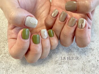 ラ フルール(La Fleur)/ちぐはぐネイル