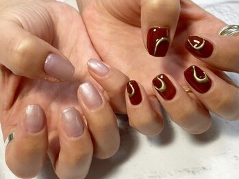 ニコリー(nicolie)/アシメニュアンスネイル