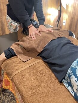 アジアンリラクゼーション ヴィラ 大分萩原店(asian relaxation villa)の写真/日頃の疲れがたまった首・肩の部位に合わせてしっかりケア☆心地よいベッドでじっくり癒し時間♪