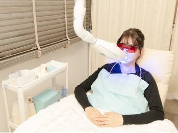 エヌエーホワイトニング たまプラーザ店(NAホワイトニング)の写真/【ペア割ご用意あり】2名同時予約でもっとお得に◎大好きな人と一緒にセルフホワイトニングが受けられる!!