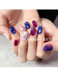 深いブルーの紫陽花ネイル！