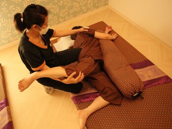 コムローイ/タイ古式ストレッチ