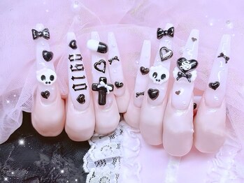 リンネイル 新大久保店(Rin Nail)の写真/【迷うほど種類豊富なパーツをご用意★】特別な日に特別なネイルデザインを★輝き溢れる大人可愛い指先に◎