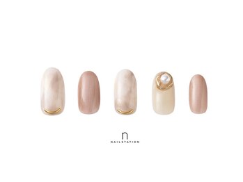ネイルステーション 松坂屋名古屋店(NAIL STATION)の写真/シンプルやオフィスネイルにも♪最旬デザインを毎月追加！地爪を削らないパラジェル使用で爪にも優しい☆