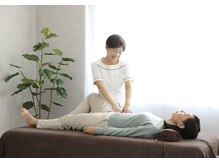 シキ(Shiki)の雰囲気（腰痛・肩凝り・頭痛・痺れ食いしばり等を根本改善をする痛み改善）