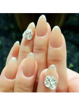 ルクール(Le Coeur)/キラキラビジューネイル