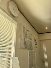 ホジュン鍼灸整体院/受付の壁