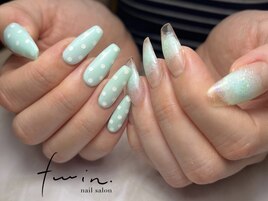 ドットアシメネイル