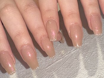 ネオリーブ ウリ(Neolive uri)/パールフレンチネイル