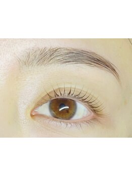 ナチュラル上品な目元にしたい