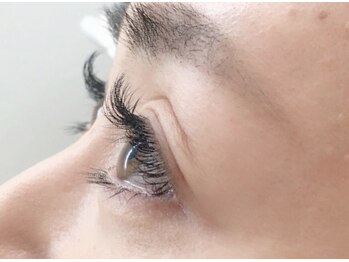 クオラ(Cuora)/横顔美人に♪