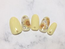 クイーンビー(QUEEN BEE)/ひまわりネイル