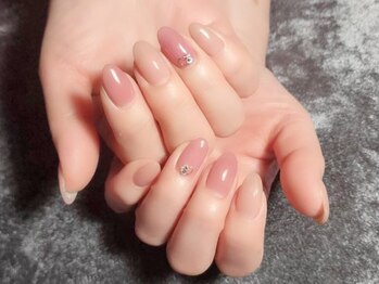 ネイルサロン アミュゼの写真/４０~５０代女性の為のNail Salon.“あなたの手肌を綺麗に見せる色”手元印象－５歳/美爪育ワンカラー¥8800