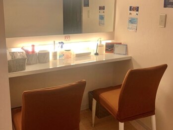 エヴァーグレース 栄店/メイクスペースをご利用ください