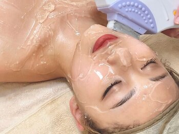 シエナ(ciena)の写真/鼻横,頬の開き毛穴、たるみ毛穴が気になる方に◎《水素水毛穴洗浄+BBL光+肩首ケア》70分9800円