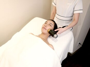 ラ パルレ 新宿本店の写真/【ブライダル/肌管理】小顔・透明肌フェイシャル・背中・二の腕エステ《花嫁トータルエステ80分》¥7000