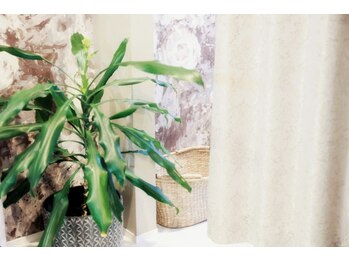 リリー(LILY)/お肌のお悩みにはクイーンリフト