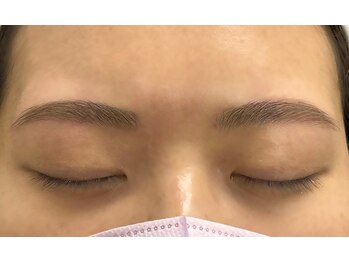 ヘキサ 千葉店(HEXA)/ナチュラルなアーチ眉/眉サロン