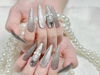 M&Y Nail Salon 上野・御徒町【持ち込み/長さだし/パラジェル/フィルイン】の写真/長さ出し+パーツ無制限付け放題★韓国パーツも豊富!持ち込みOKで、理想以上のトレンドネイルを♪