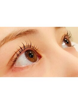 ナチュラル上品な目元にしたい