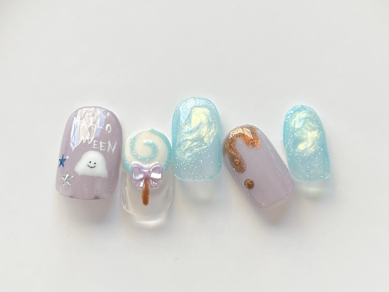 オーダーネイルチップ バラネイル 水色ネイル ブルーネイル ガーリーネイル ネイルチップ バラネイル ブルーネイル ガーリーネイルの通販 by