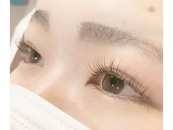 サロン リュエ(salon lue.)の写真/ネイルと同日ケアで理想の瞳へ。パリジェンヌも出来るしマツゲエクステも出来ます◎