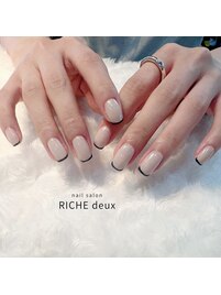 ポイントネイビーの細フレンチ