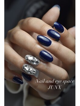 ネイルスペース ジュンクス(NAIL SPACE JUNX)の写真/【平日限定!ワンカラー+ストーン10粒orラメ¥6600】美フォルムシルエットでワンカラーでも最高の仕上がり