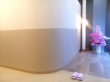 ブルーミングビューティー(Blooming beauty)の雰囲気（裏路地の小さな隠れ家です♪）