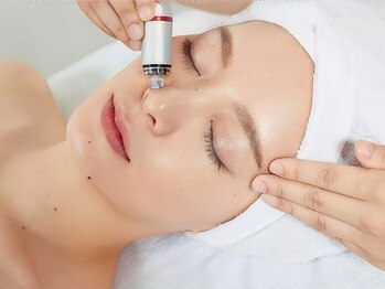 グロウアップ ビューティ 丸の内店(Glow-up Beauty)/パリジェンヌ/眉毛/毛穴専門店