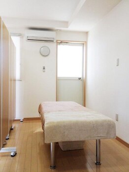 らくーら整体/施術台