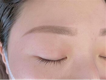 ビューステージ アイブロウサロン 小倉/雰囲気に合う平行アーチ眉