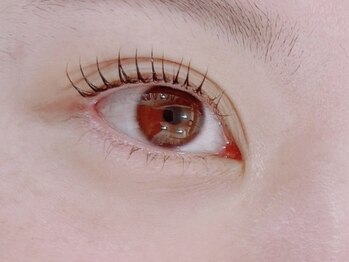 アンベリール(Embellir)の写真/【自まつ毛を育て自分らしく美しく♪】負担を最小限に抑えた最新まつ毛パーマ♪傷み/細さが気になる方◎