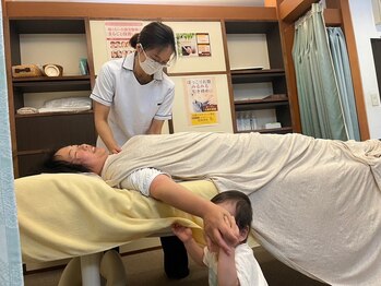 子育てママの整体サロン/施術中のお子様の様子