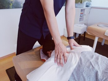 ここらく整体院の写真/【予定後や仕事帰りに立ち寄れる♪】忙しくて疲れているのに中々施術が受けられないお客様にも休息を…!