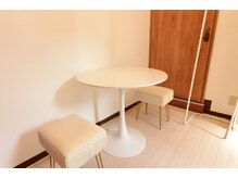 ネイルソル ラグジュ 松山(Nail SOL LUXE)の雰囲気（ゆったりとした空間で、とびきり可愛い爪に。）