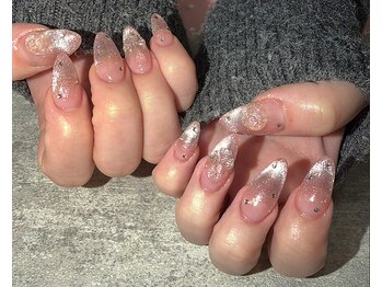 Nail　Salon　Amira【ニュアンス・長さ出し・マグネット】の写真/上品で大人可愛く♪肌馴染みの良いカラーで、手元をより美しく魅せます◎うる艶マグネットも大人気！