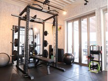 パーソナルジム Ariel【桑名】の雰囲気(綺麗な施設・開放感のあるトレーニングルーム、気分も上がる↑)