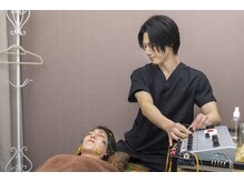 ナチュライズ(NatuRise)/美容鍼に電気を流しリフトアップ