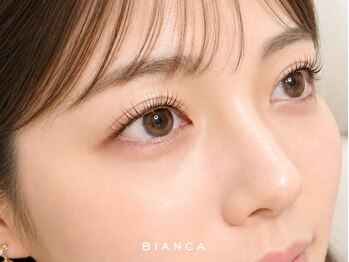 ビアンカ 新所沢店(Bianca)の写真/カールデザイン、立ち上げデザイン選べます♪自然で上品なお目元に★フラットラッシュもおすすめ◎