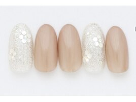 BE4　5500円（甘皮ケア込み）