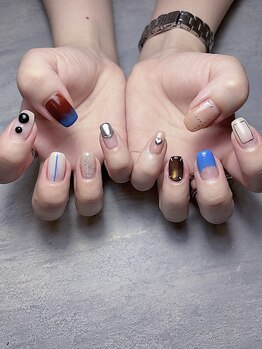 サロンドティス 学芸大学(salon de tis)/個性派アート