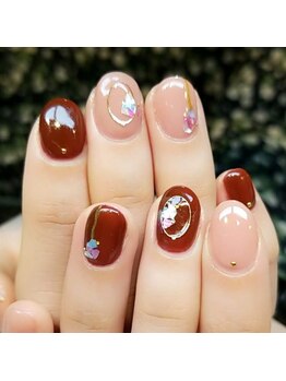 ルクール(Le Coeur)/ボルドーとシェルの秋ネイル