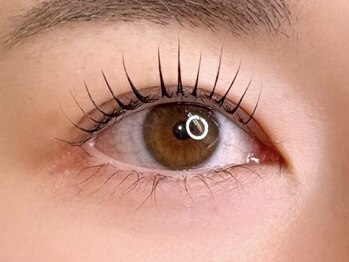 リヴェール/瞼に当たらない立ち上げデザイン
