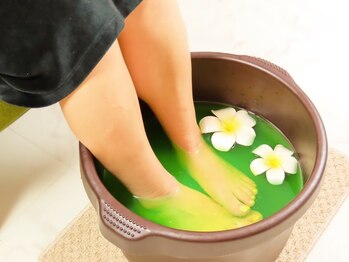 創ボディデザイン 札幌北円山店(創 BODY DESIGN)/リンパマッサージの前に♪足湯付