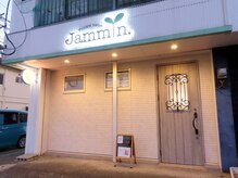 ジャミン(Jammin)の雰囲気（ネイルのお客様はこちらの店舗へ♪裏に駐車場２台ございます。）