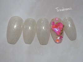 ホワイトワンカラー◇ビジュー