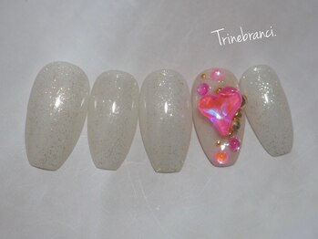 トリネブランシ ネイルアトリエ(Trinebranci._Nail Atelier)/ホワイトワンカラー◇ビジュー
