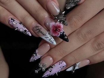 ミカネイルズ 心斎橋店(Mika Nails)の写真/【心斎橋/四ツ橋】トレンドを取り入れた豊富なパーツを数千種類ご用意!キラキラネイルでテンションUP♪